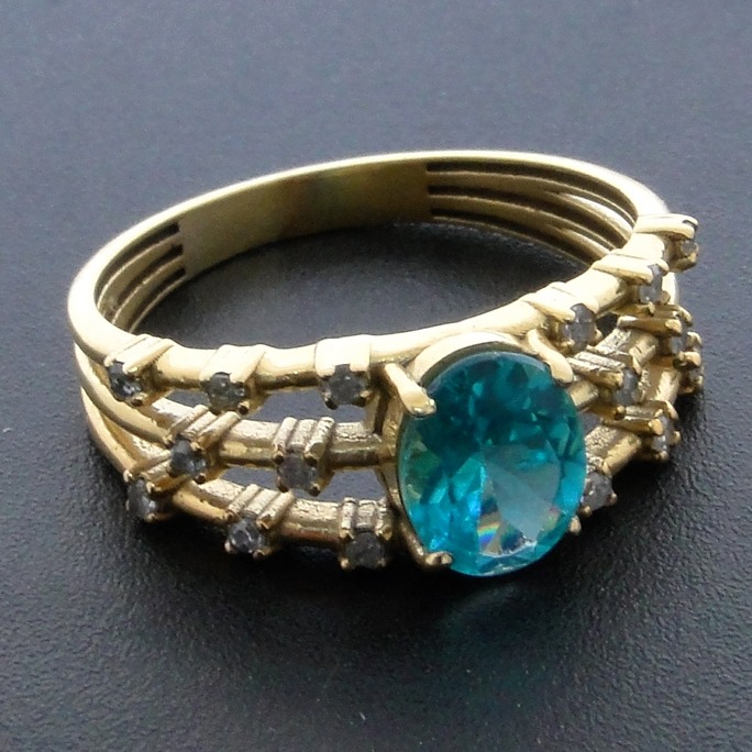 Anel de Prata com Acabamento em Ouro Amarelo com Diamantes e Apatita