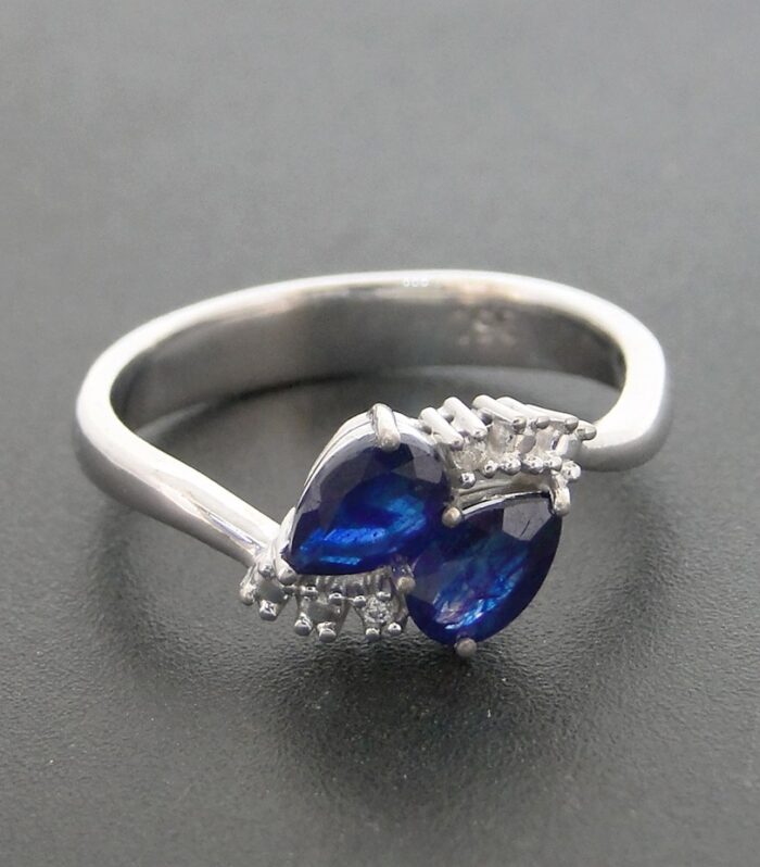 Anel de Prata com 2 Diamantes e 1,20 ct em Safiras