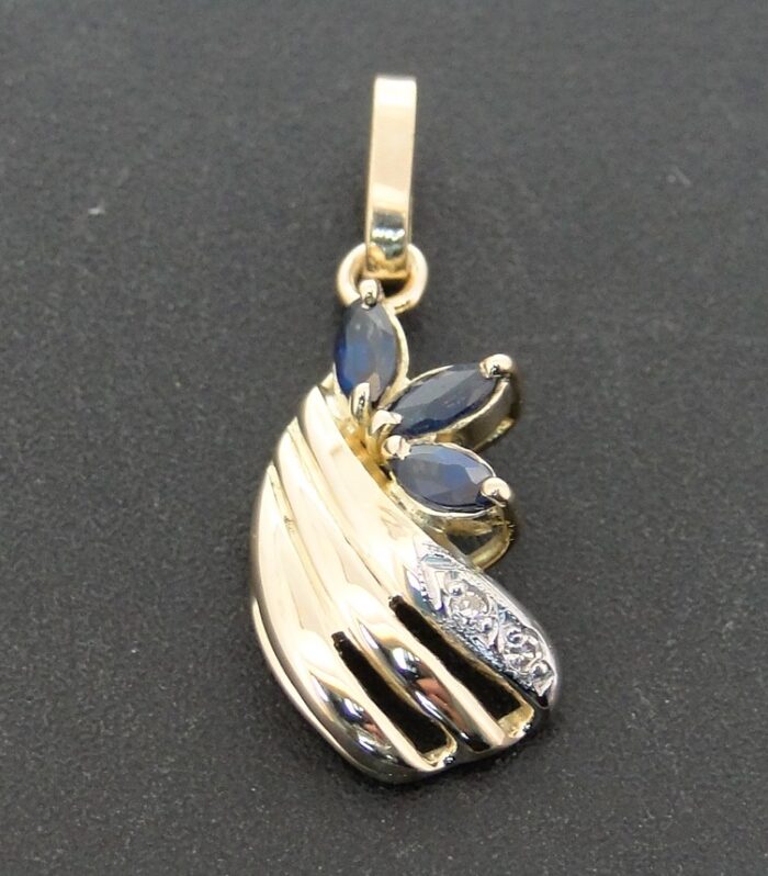 Pingente de Ouro Amarelo com 2 Diamantes e 3 Safiras