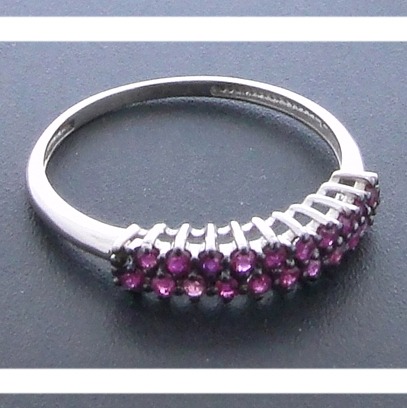 Meia Aliança Dupla de Ouro Branco com 20 Rubis