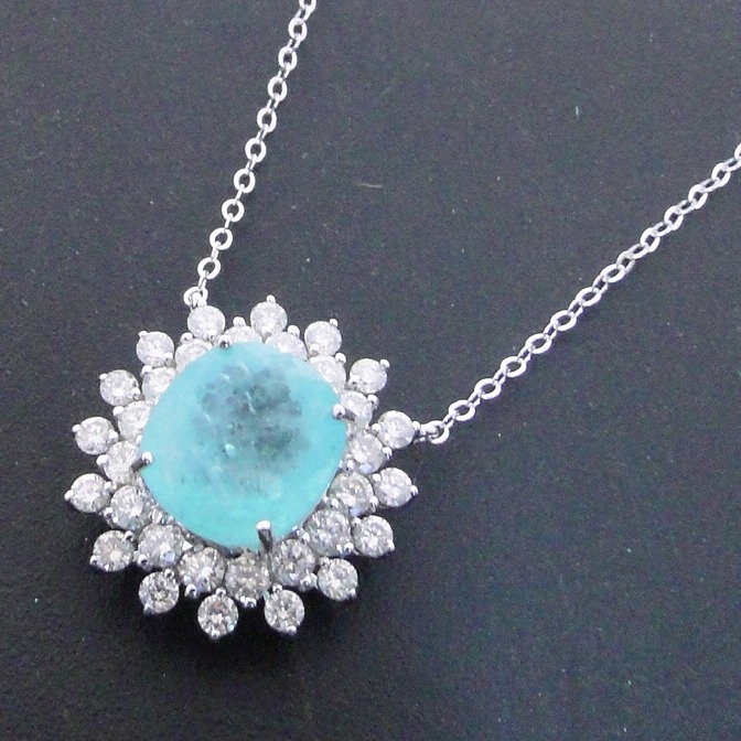 Colar de Ouro Branco com e Diamantes e Turmalina Paraíba de 2,56 Cts.